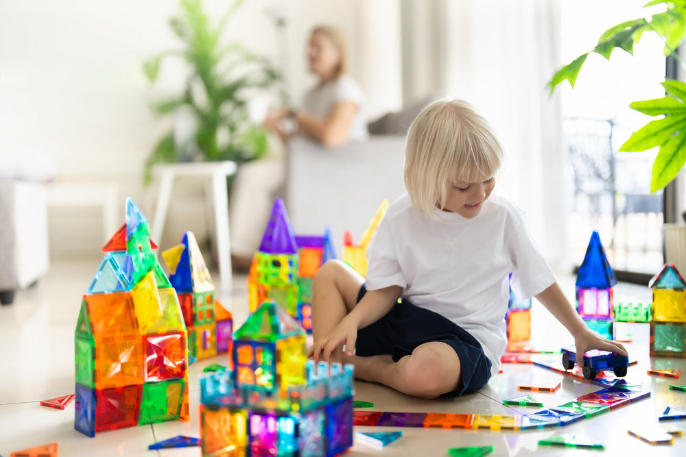 Mehr Fokus im Spiel: Warum magnetische Bausteine die Konzentration von Kindern fördern